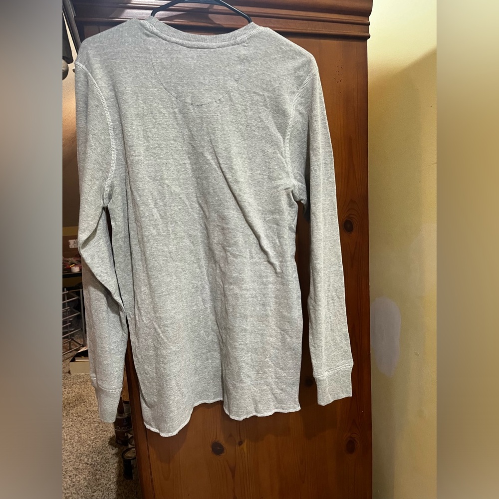 Reclaim man’s medium shirt